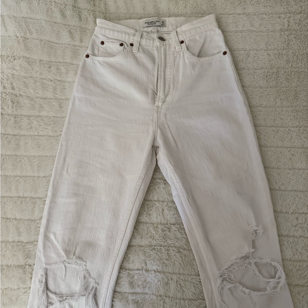 Abercrombie & Fitch White Cropped Jeans